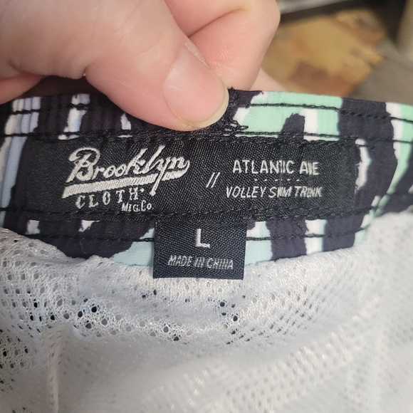 Brooklyn Cloth NWOT Multicolor 2‎ Pc Set Swim Trunks & Camp Shirt Mens Size L - Picture 7 of 11
